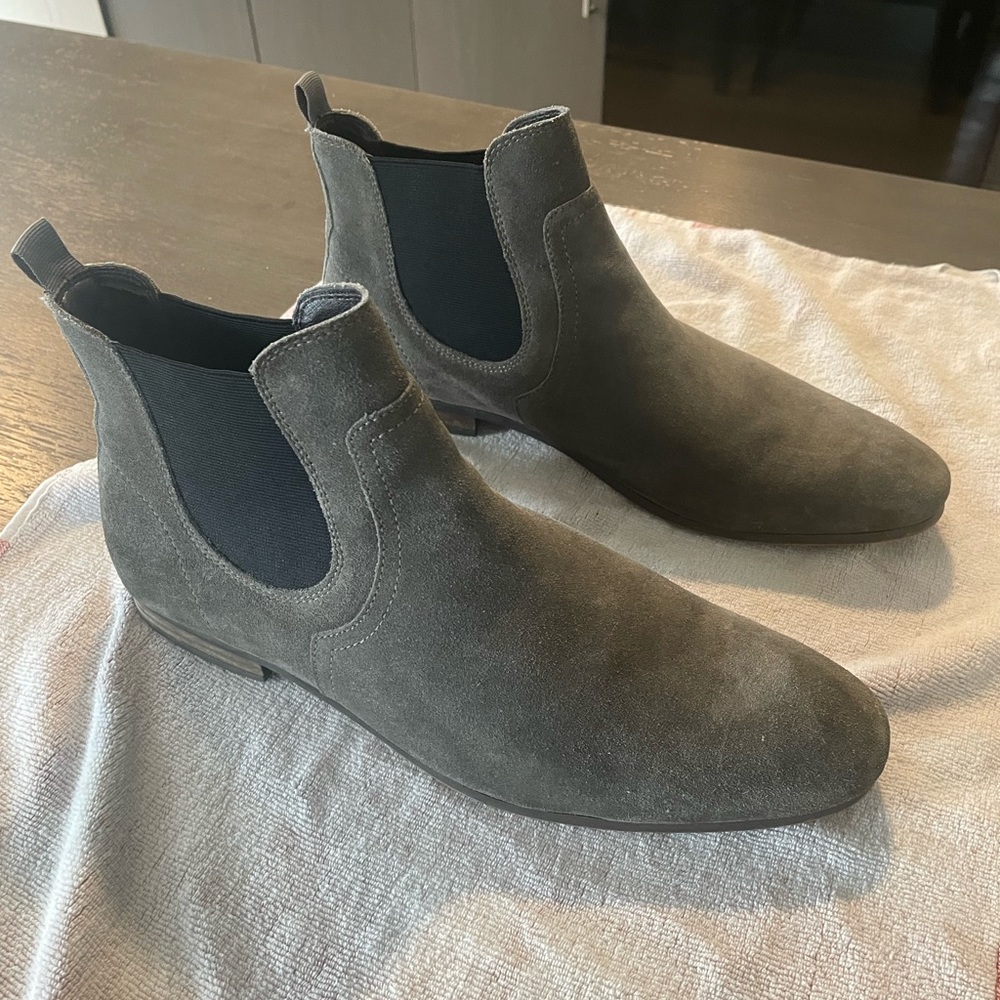 The Rail (Nordstrom). Suede Chelsea Boot. Grey